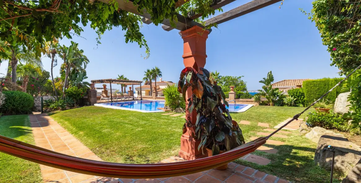 Продажа  отдельно стоящей виллы в Benalmadena 13