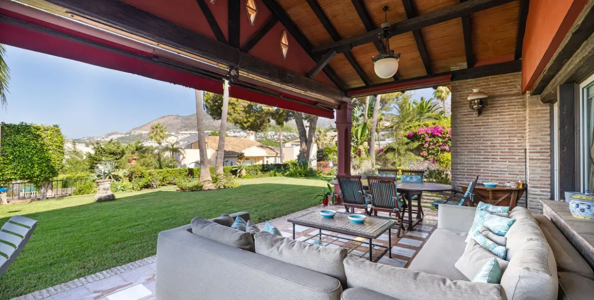 Продажа  отдельно стоящей виллы в Benalmadena 14