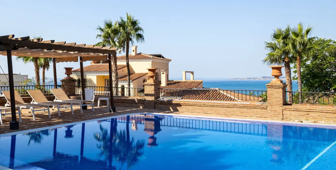 Продажа  отдельно стоящей виллы в Benalmadena 15