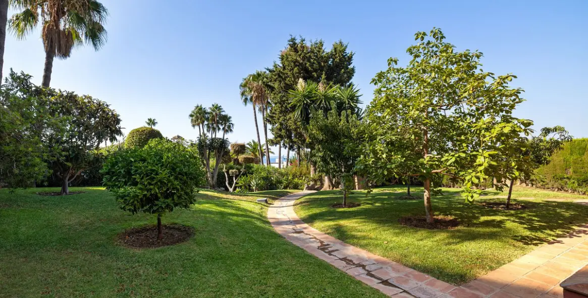 Продажа  отдельно стоящей виллы в Benalmadena 17