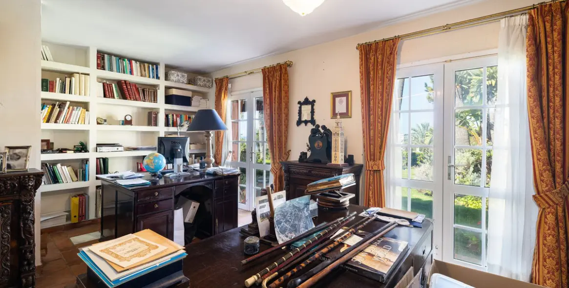 Продажа  отдельно стоящей виллы в Benalmadena 22