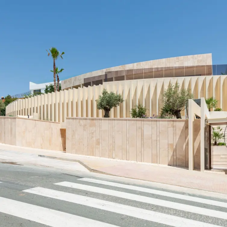 Sale of detached villa in Casares