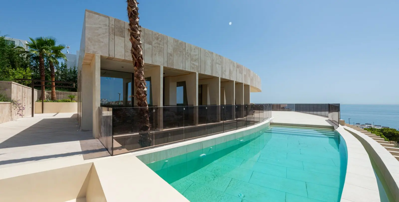 Sale of detached villa in Casares 2