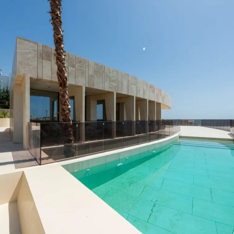 Sale of detached villa in Casares