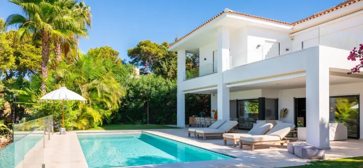 Продажа  отдельно стоящей виллы в Artola 0