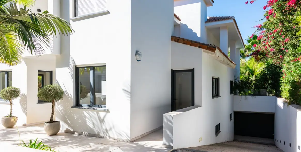 Продажа  отдельно стоящей виллы в Artola 4