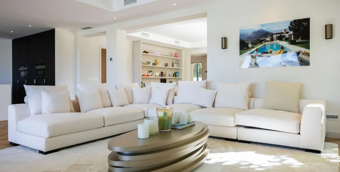 Продажа  отдельно стоящей виллы в Artola 14