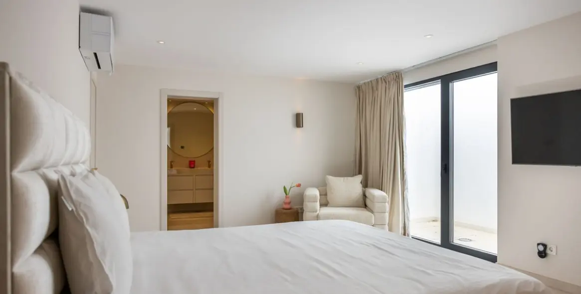 Продажа  отдельно стоящей виллы в Artola 31