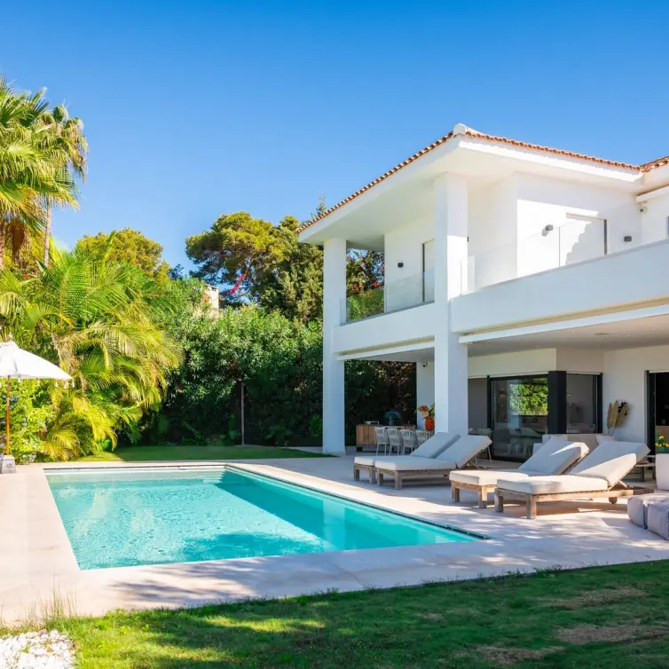 Venta de villa independiente en Artola