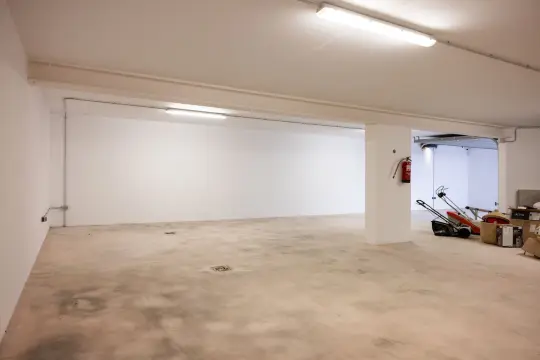 Image 6 thumb