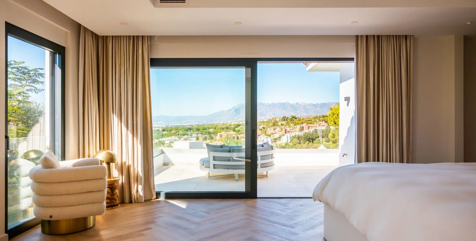Venta de villa independiente en Artola 23