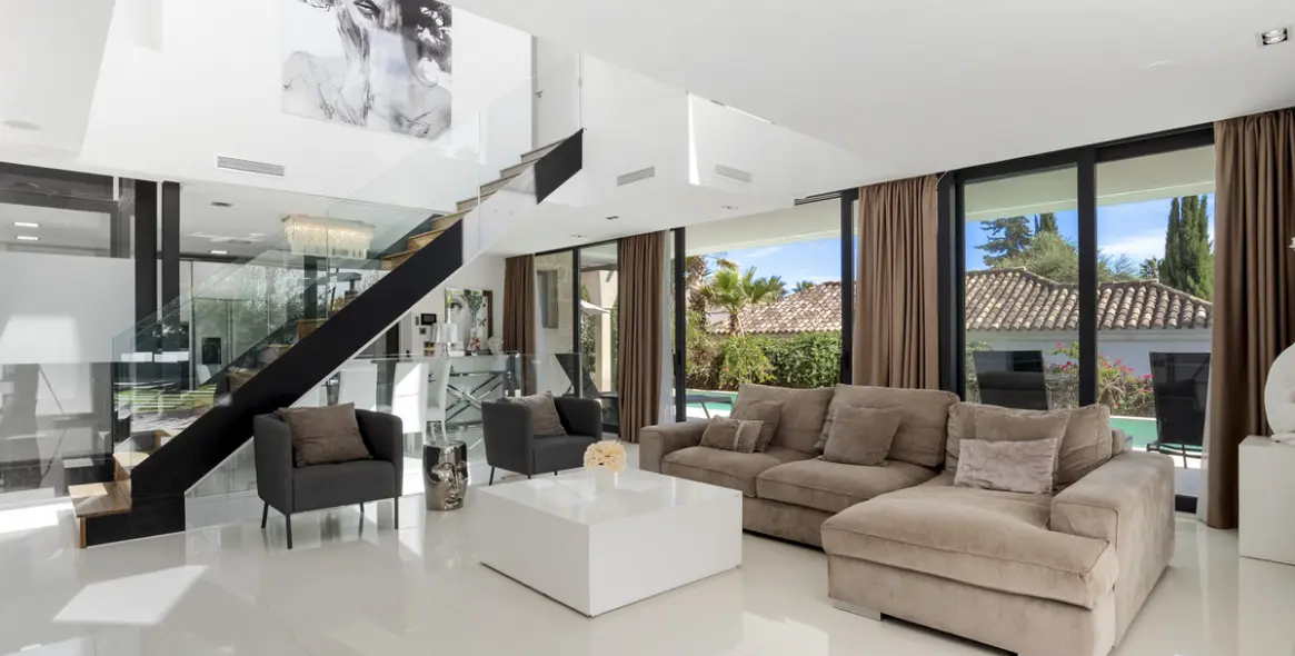 Sale of detached villa in Nueva Andalucía (district Nueva Andalucía) 2