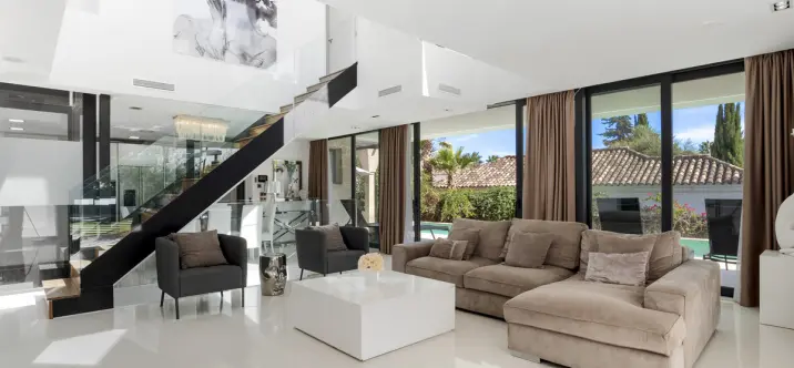 Detached villa R5174071 1