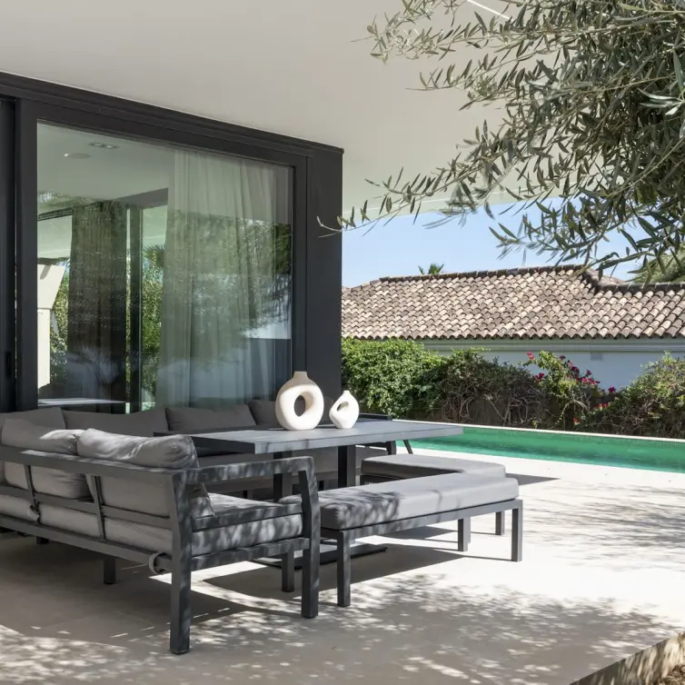 Short-term rent of detached villa in Nueva Andalucía