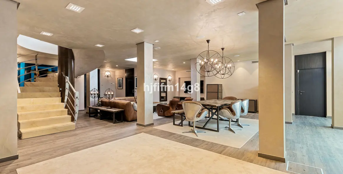 Продажа  отдельно стоящей виллы в La Quinta 10