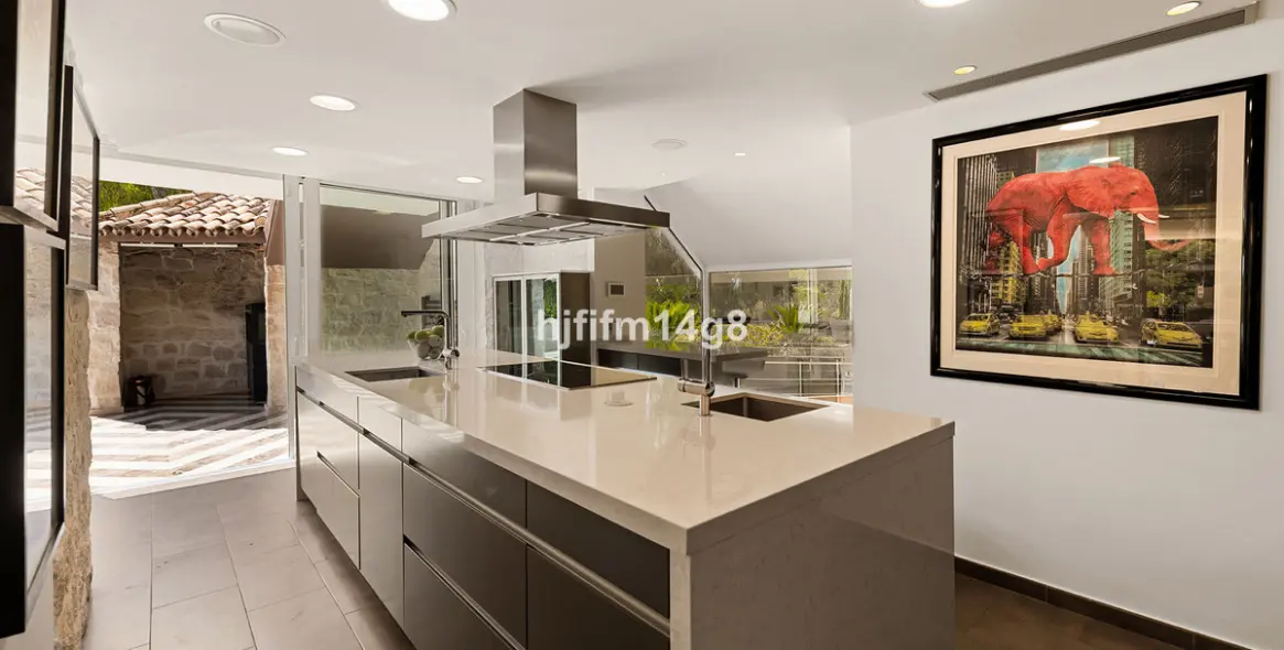 Продажа  отдельно стоящей виллы в La Quinta 12