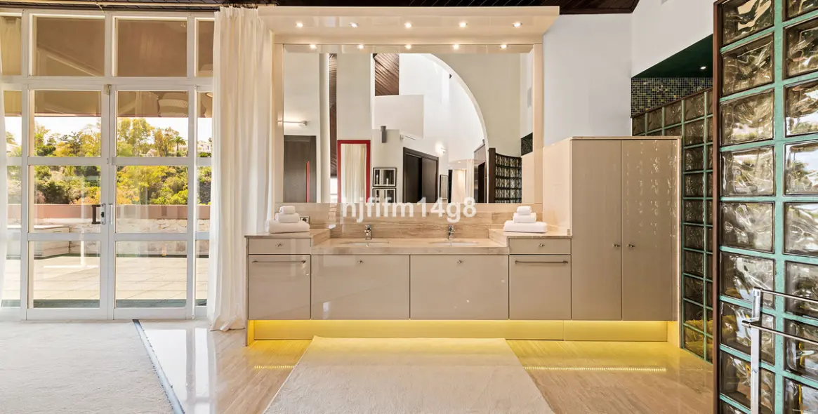 Продажа  отдельно стоящей виллы в La Quinta 17