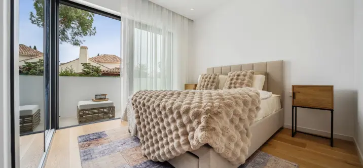 Detached villa R4238248 2