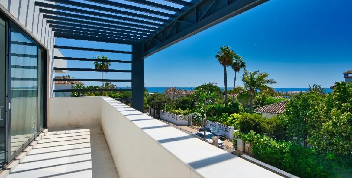 Sale of detached villa in Marbella East (district Marbesa) 5