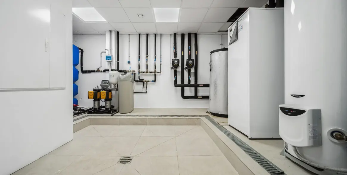 Sale of detached villa in Marbella East (district Marbesa) 10