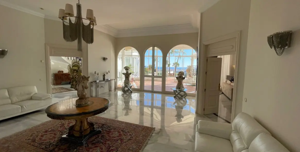 Sale of detached villa in Mijas 2