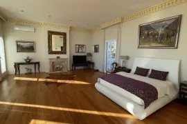 Image 4 thumb