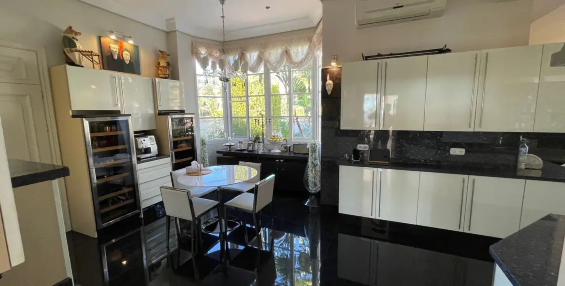 Sale of detached villa in Mijas 12