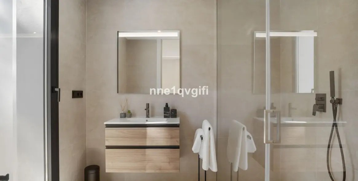 Продажа  отдельно стоящей виллы в Guadalmina Alta 26