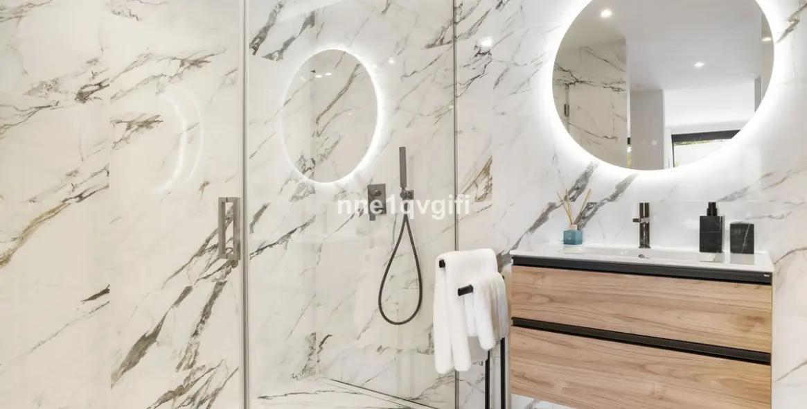 Продажа  отдельно стоящей виллы в Guadalmina Alta 30