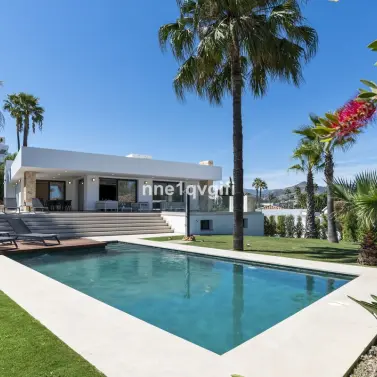 Venta de villa independiente en Guadalmina Alta
