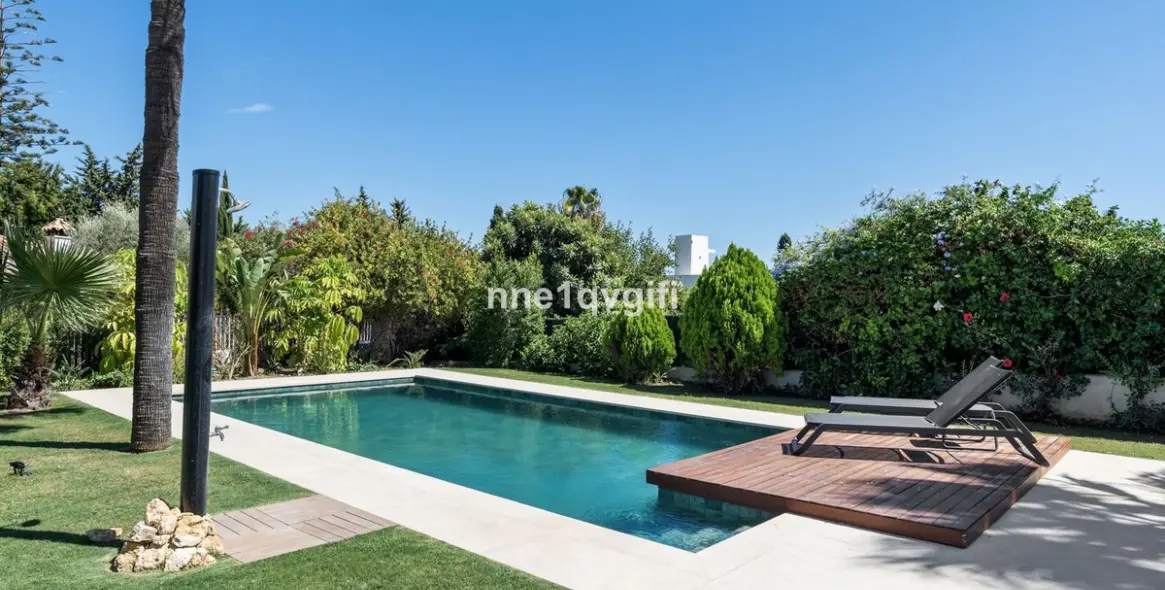 Venta de villa independiente en Guadalmina Alta 6