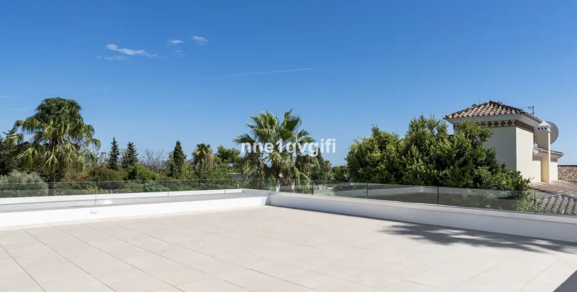 Venta de villa independiente en Guadalmina Alta 10