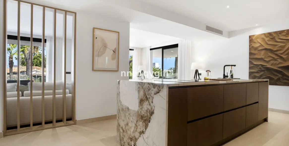 Venta de villa independiente en Guadalmina Alta 12