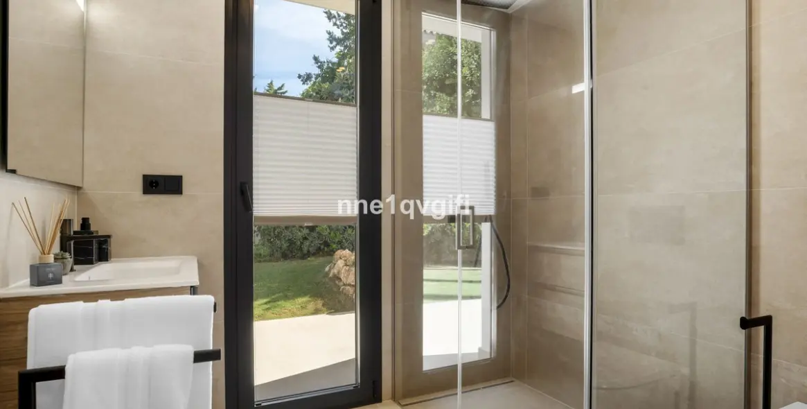 Venta de villa independiente en Guadalmina Alta 23