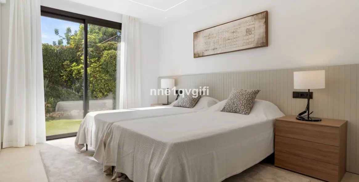 Venta de villa independiente en Guadalmina Alta 28