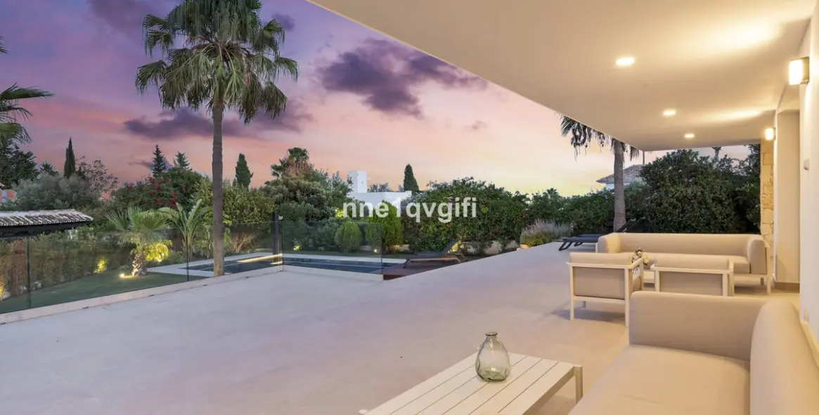 Venta de villa independiente en Guadalmina Alta 32