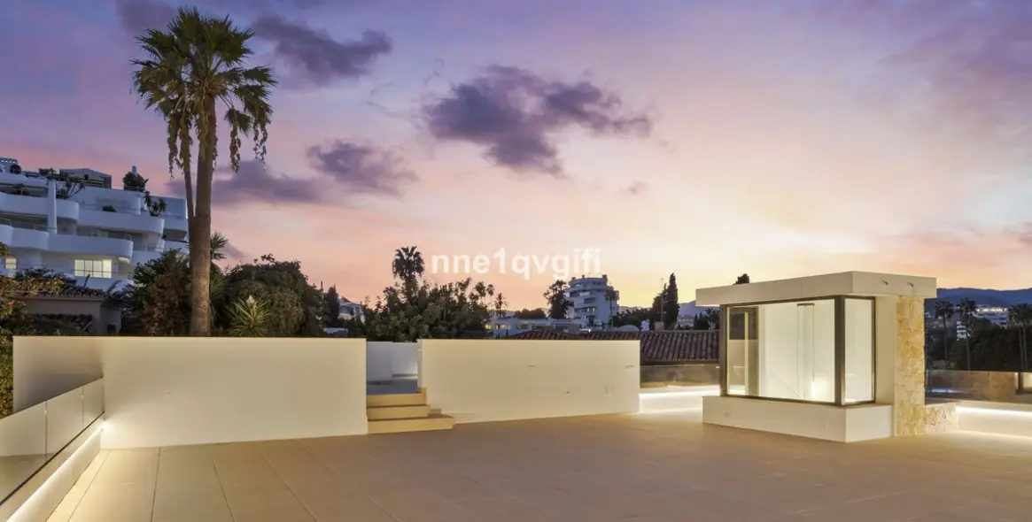Venta de villa independiente en Guadalmina Alta 33