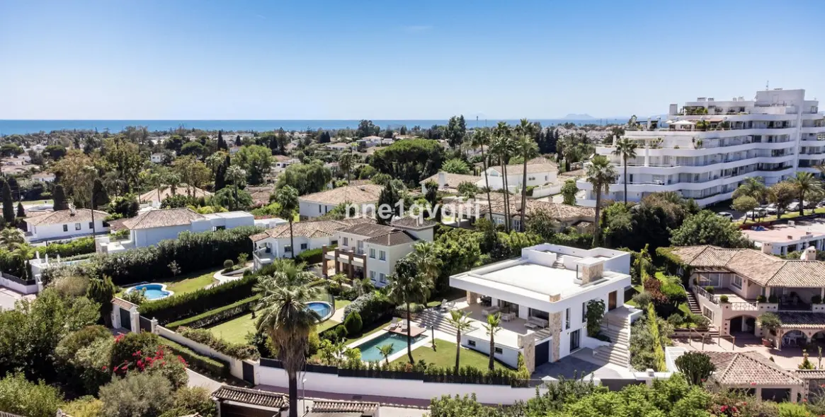 Venta de villa independiente en Guadalmina Alta 39