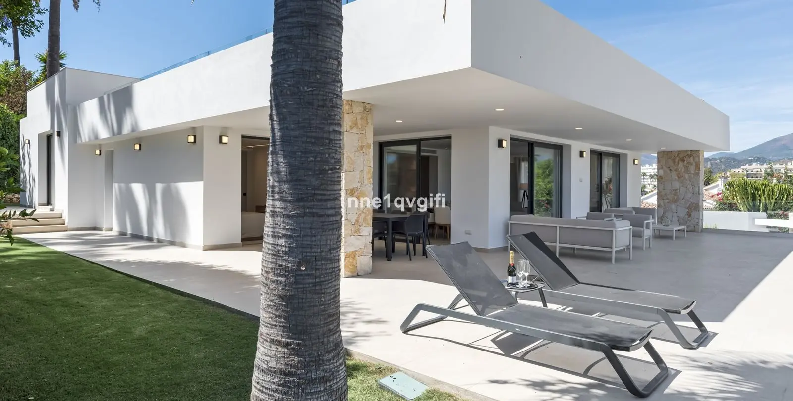 Venta de villa independiente en Guadalmina Alta 9