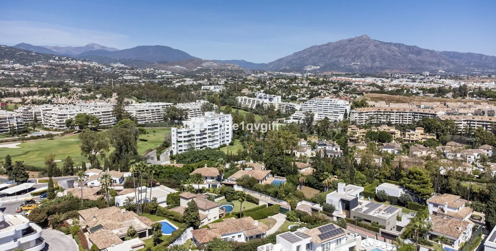 Venta de villa independiente en Guadalmina Alta 41