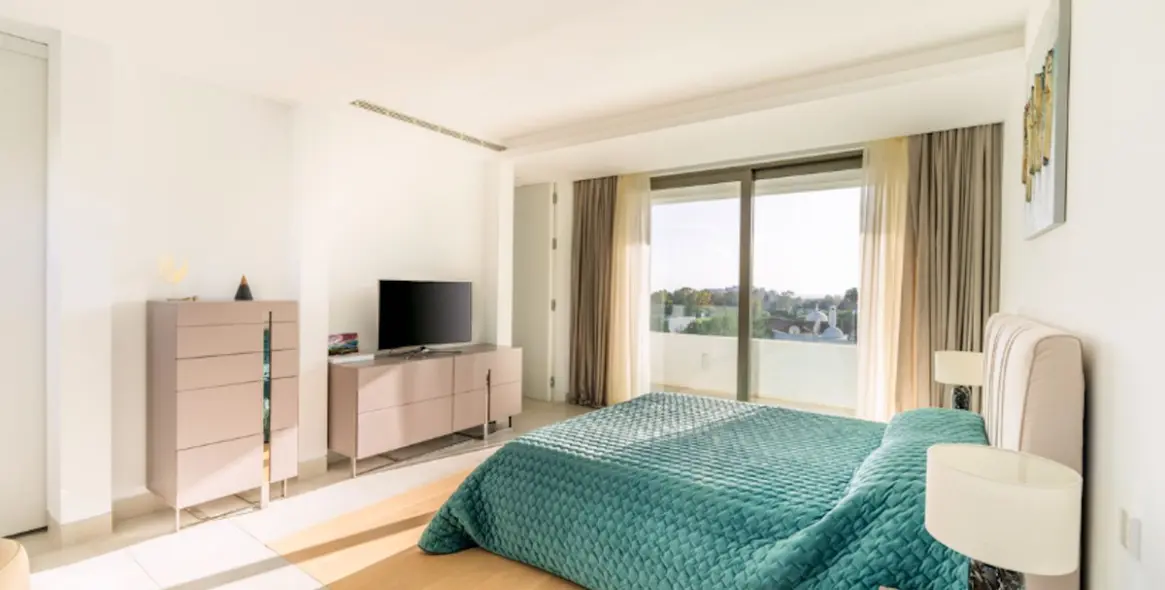 Продажа  отдельно стоящей виллы в Benahavís 20