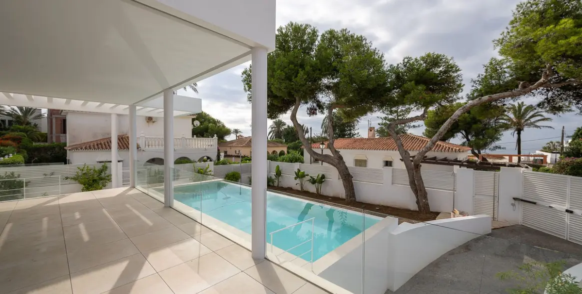 Sale of detached villa in Marbella East (district Marbesa) 2