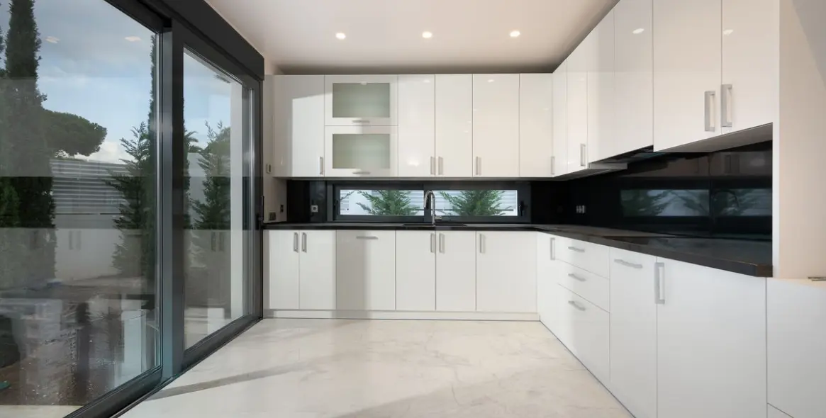 Sale of detached villa in Marbella East (district Marbesa) 5