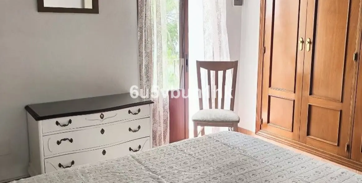 Sale of residential plot in Malaga 11