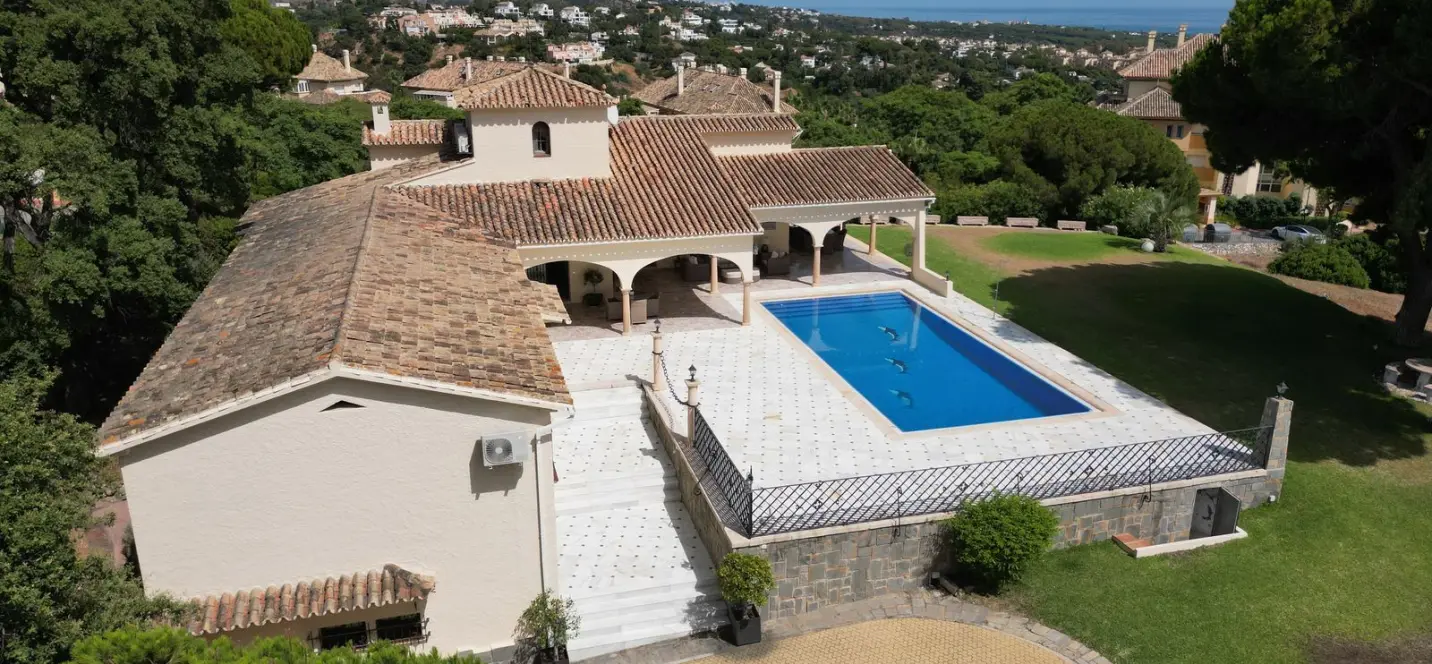 Venta de villa independiente en Elviria 0