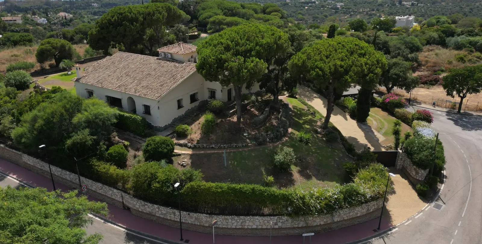 Venta de villa independiente en Elviria 46