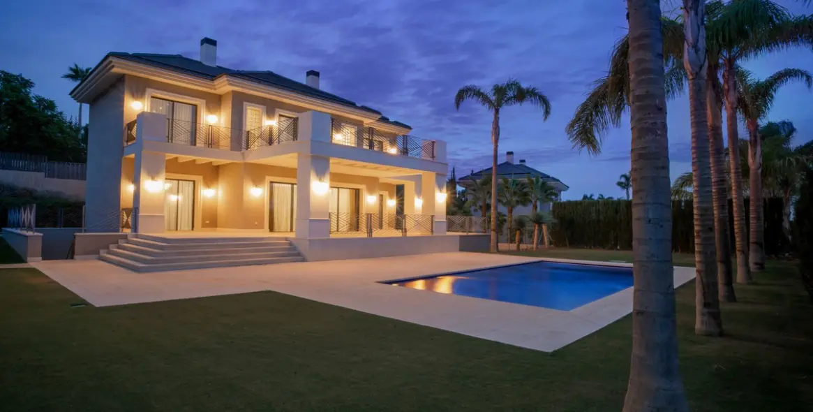 Sale of detached villa in Los Flamingos 1