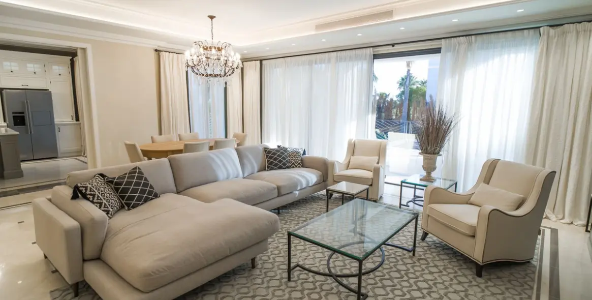 Sale of detached villa in Los Flamingos 2