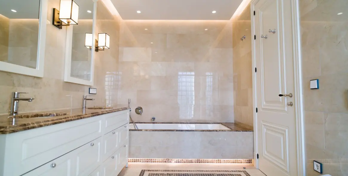 Sale of detached villa in Los Flamingos 13