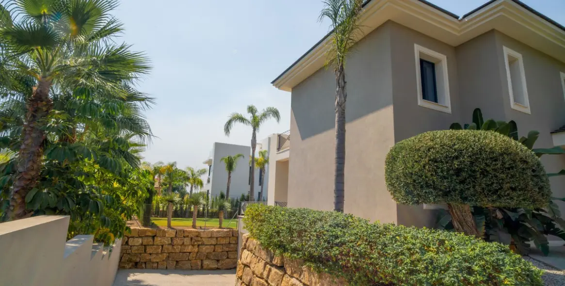 Sale of detached villa in Los Flamingos 19